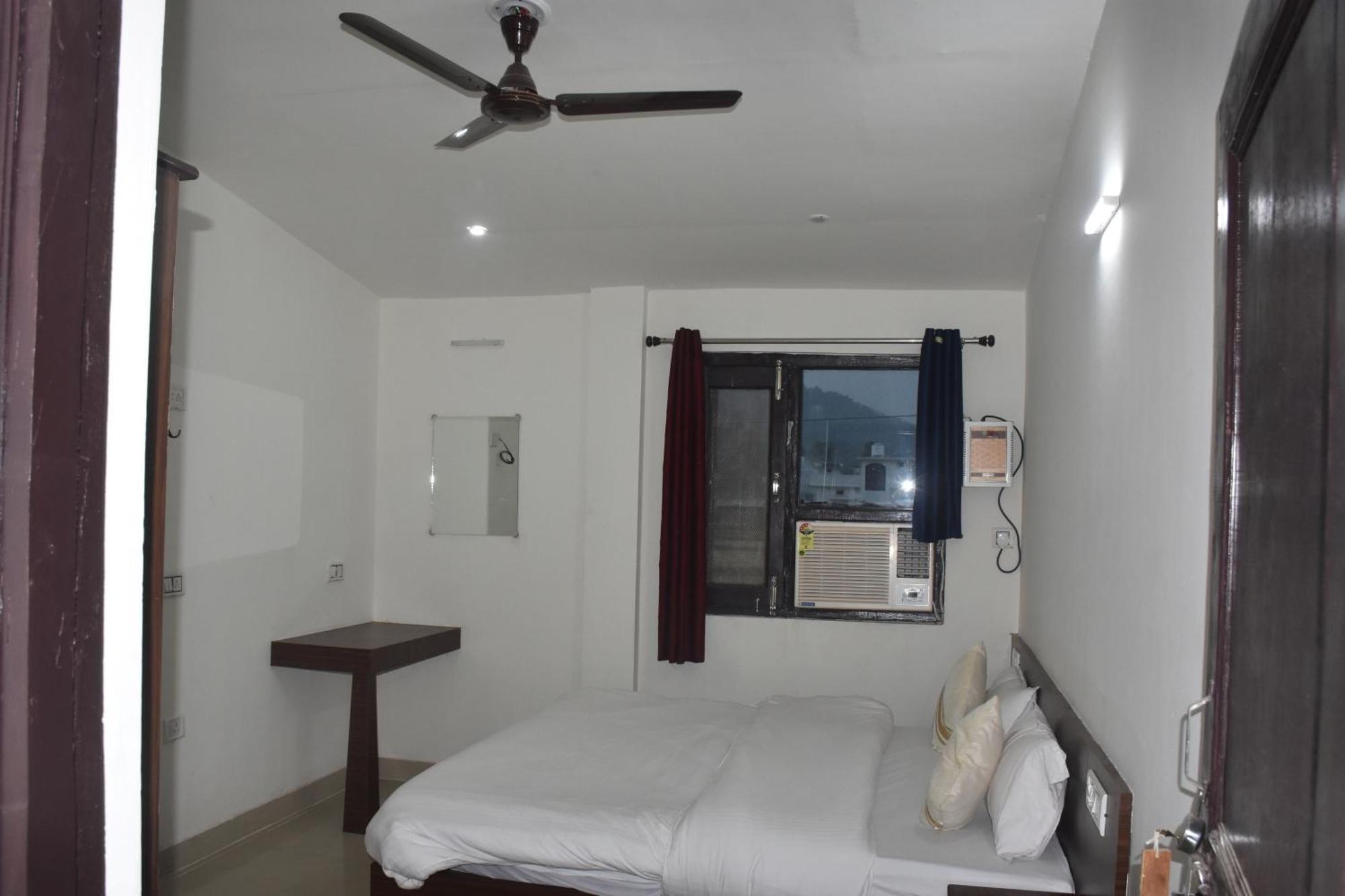 Corbett Bhavesh Home Stay Jhirna Room photo